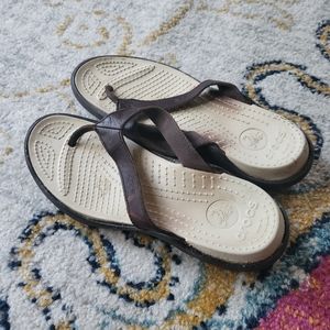 Crocs sandals leather straps women's 9